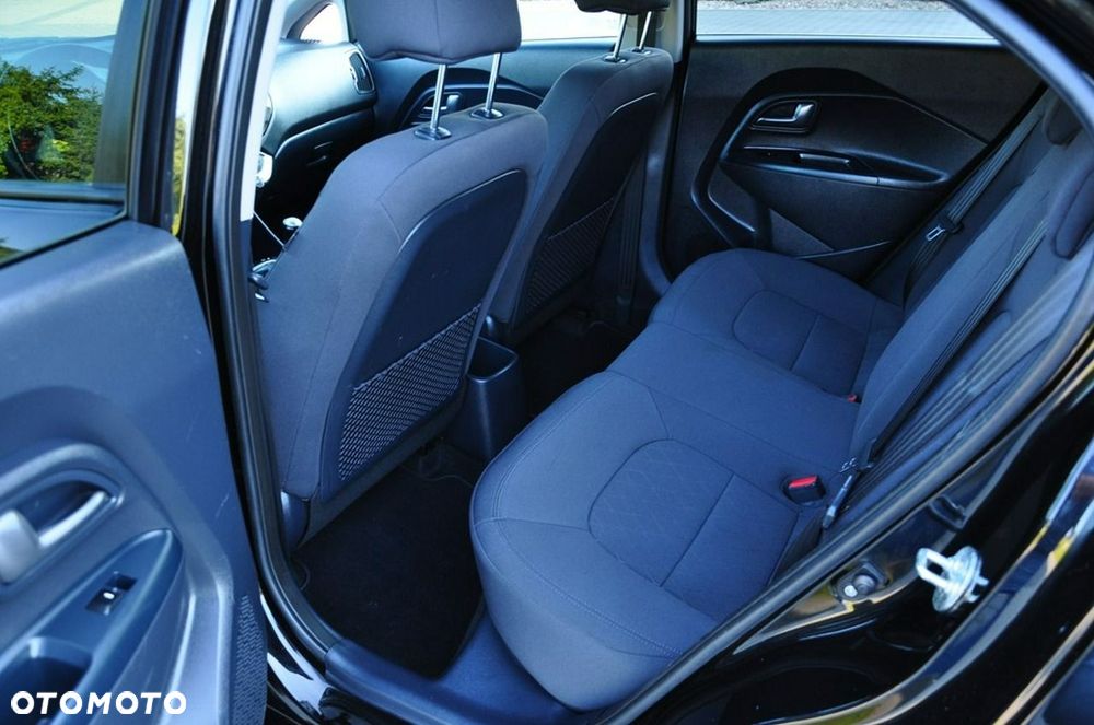 Kia Rio - 24