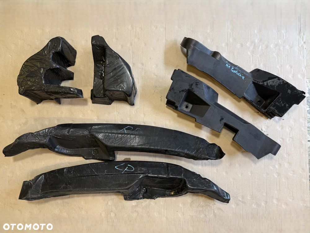 Wygłuszenie błotnika pod błotnik na podłużnice Fiat 500X 1.5 hyb 2024r OE - 1