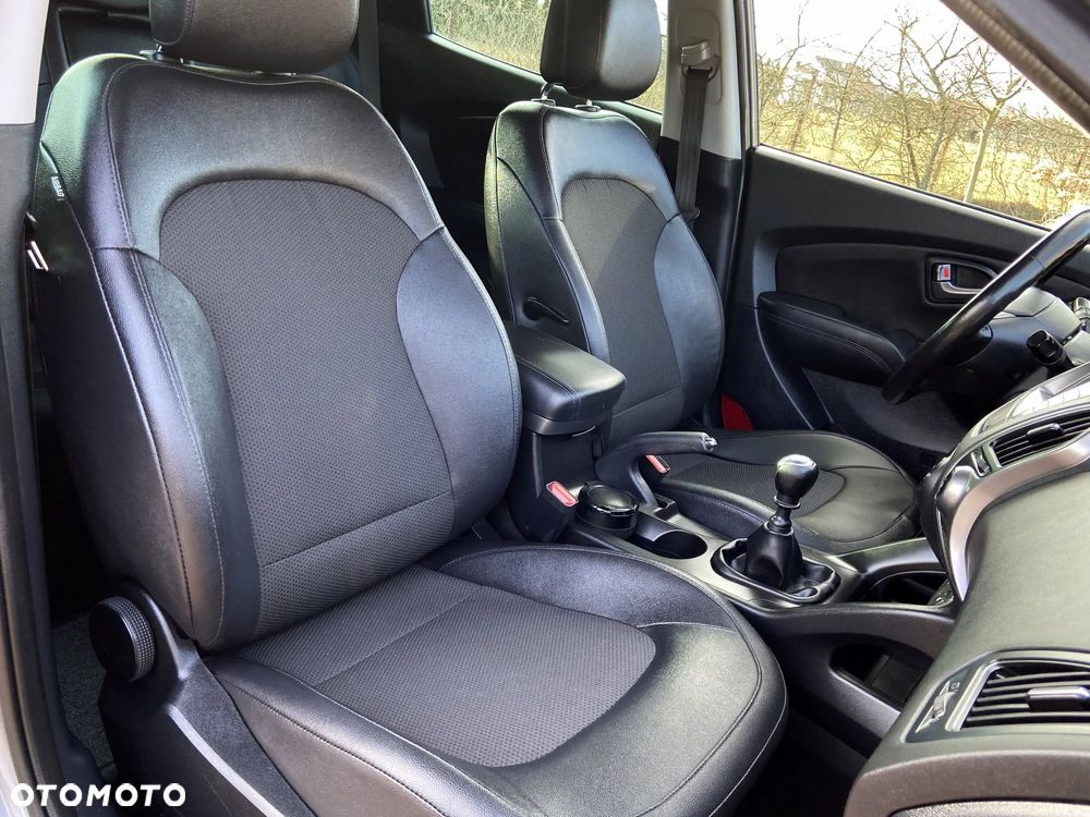 Hyundai ix35 1.7 CRDi Premium 2WD - 24