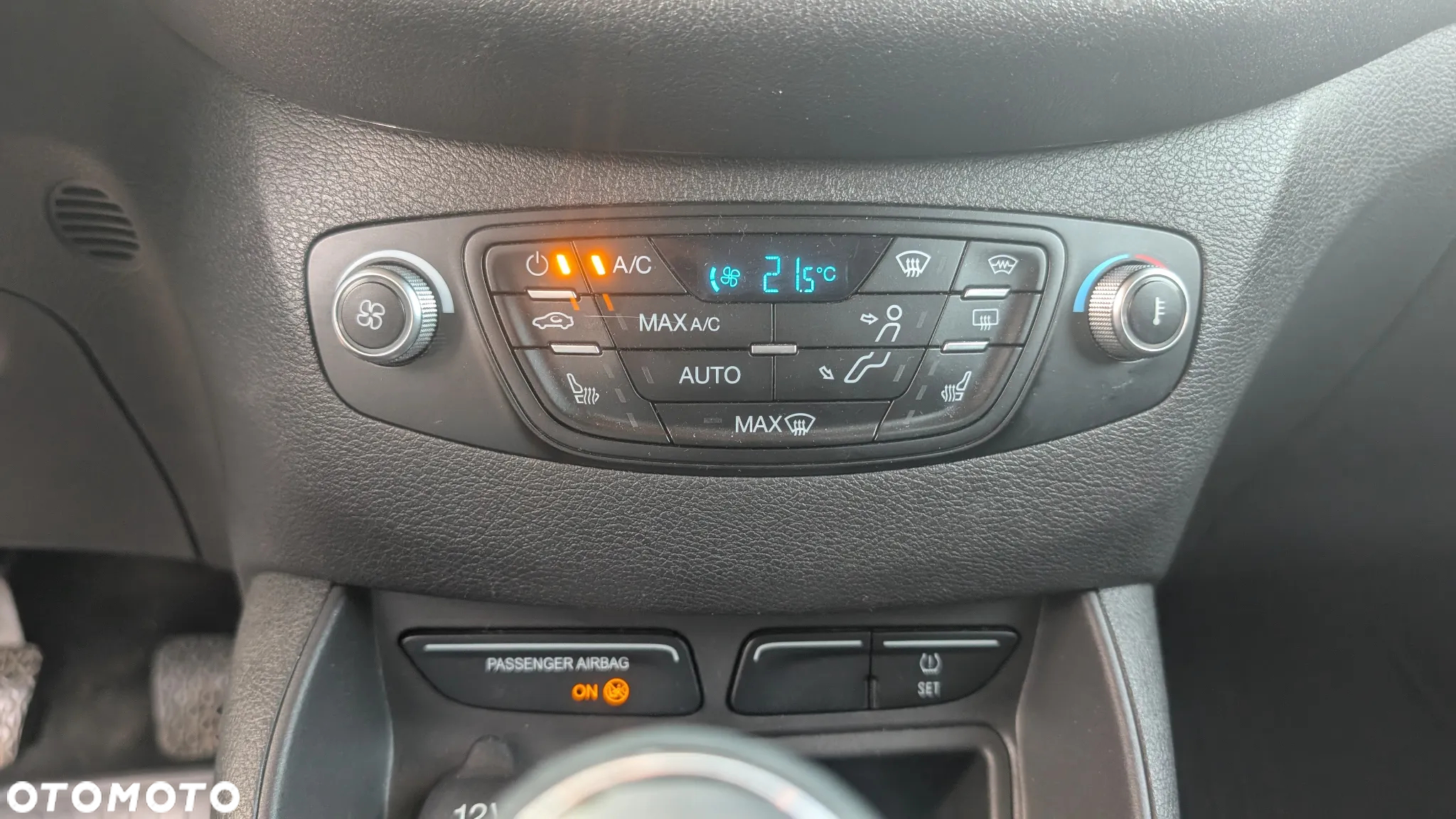 Ford Tourneo Courier 1.0 EcoBoost Titanium - 22