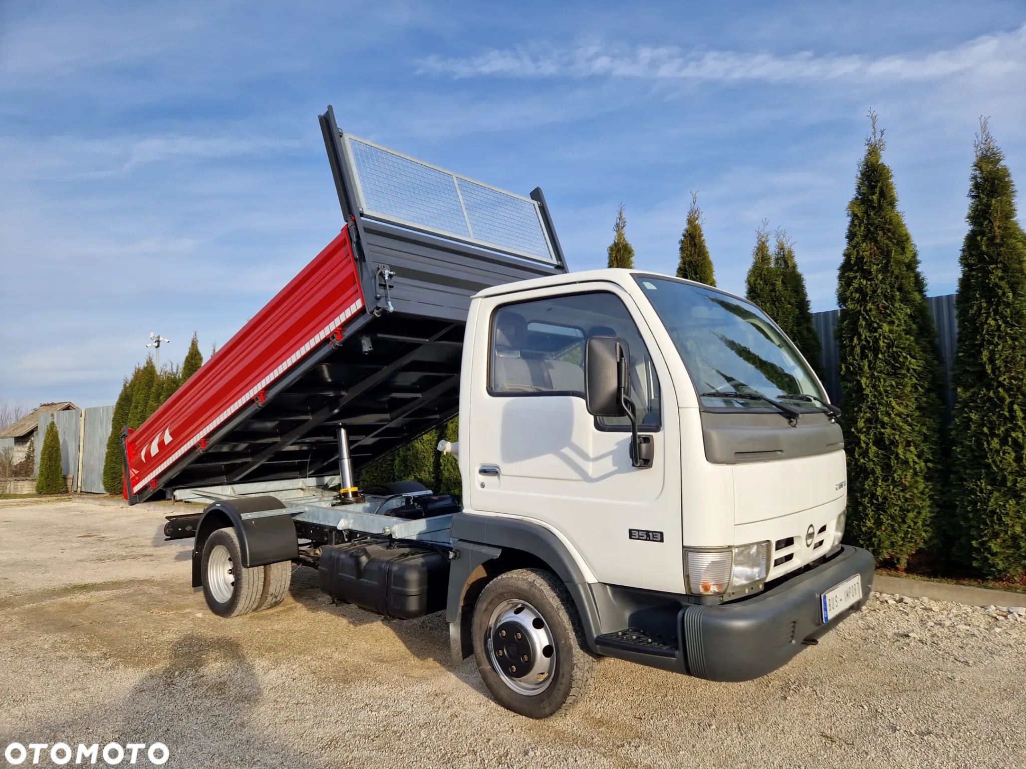 Nissan Cabstar 3.0 - 22