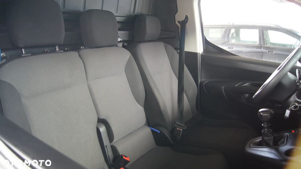 Opel COMBO - 35