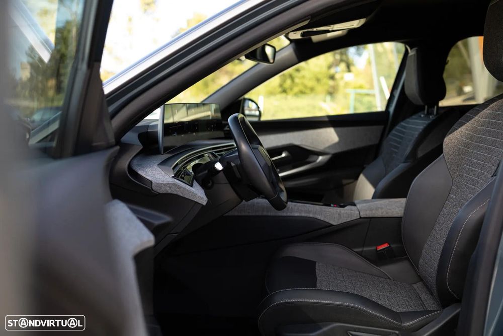 Peugeot E-3008 73 kWh Allure - 27