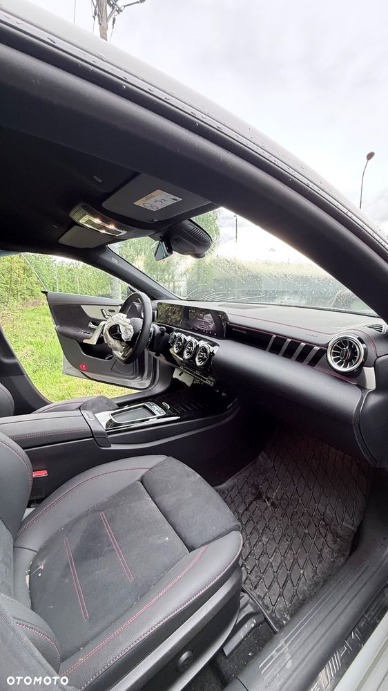 Mercedes-Benz CLA AMG 35 4Matic AMG Speedshift 7G-DCT - 17