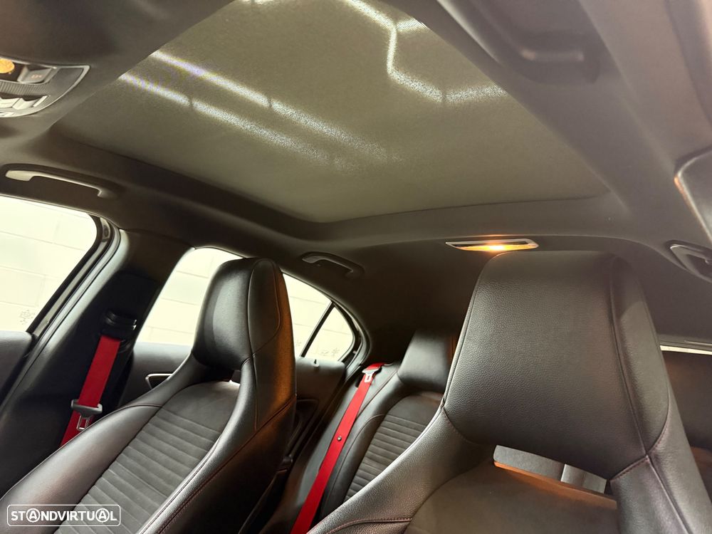 Mercedes-Benz A 45 AMG 4Matic Speedshift 7G-DCT - 15