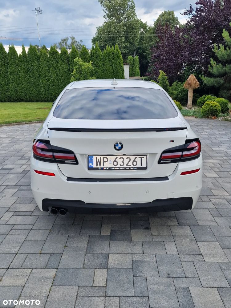 BMW Seria 5 530d xDrive - 14