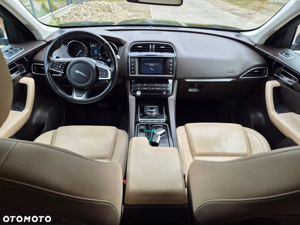Jaguar F-Pace 20d Prestige - 17