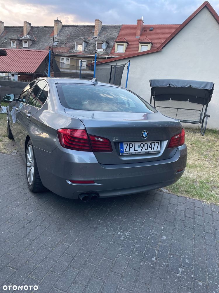 BMW Seria 5 520d xDrive - 4
