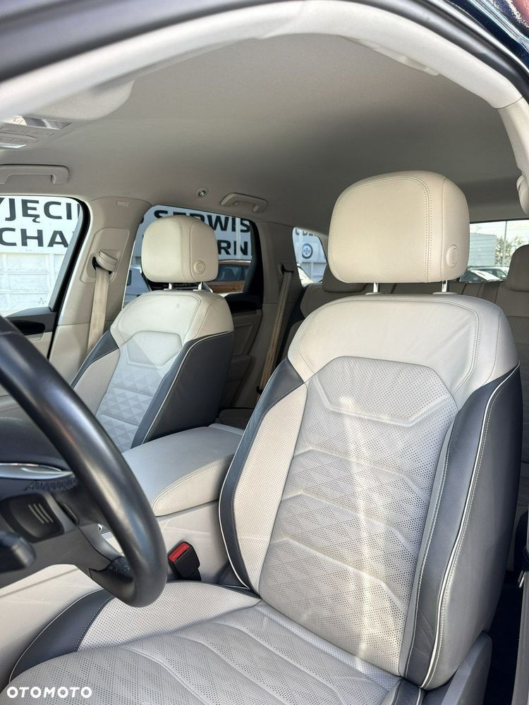 Volkswagen Touareg - 13