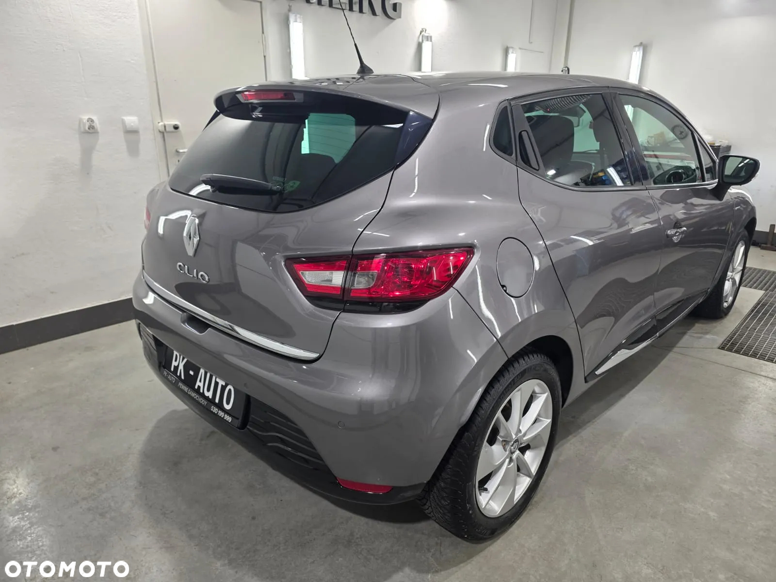 Renault Clio 1.2 16V 75 LIMITED - 25