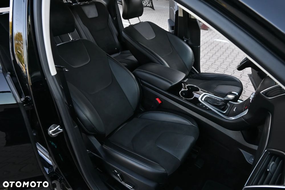 Ford Edge 2.0 EcoBlue Twin-Turbo 4WD ST-Line - 30