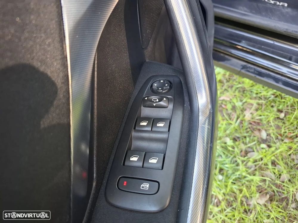 Peugeot 2008 1.6 BlueHDi Allure - 24