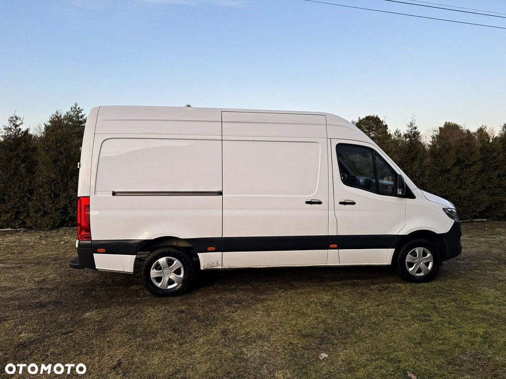 Mercedes-Benz Sprinter - 16