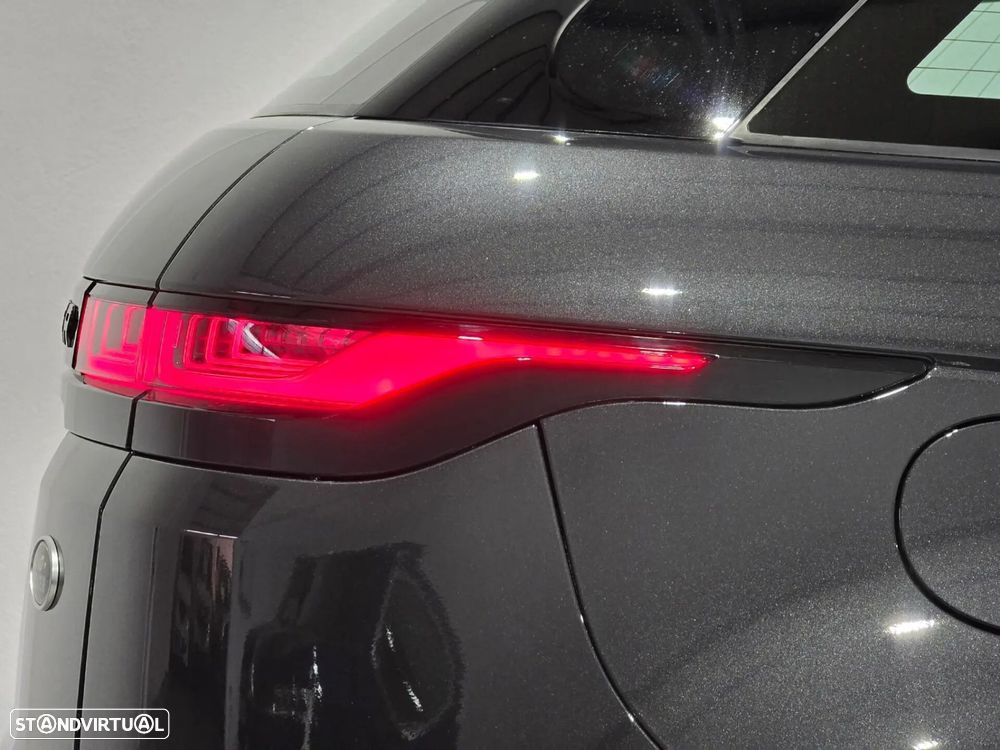 Land Rover Range Rover Evoque 1.5 P300e AWD Auto - 27