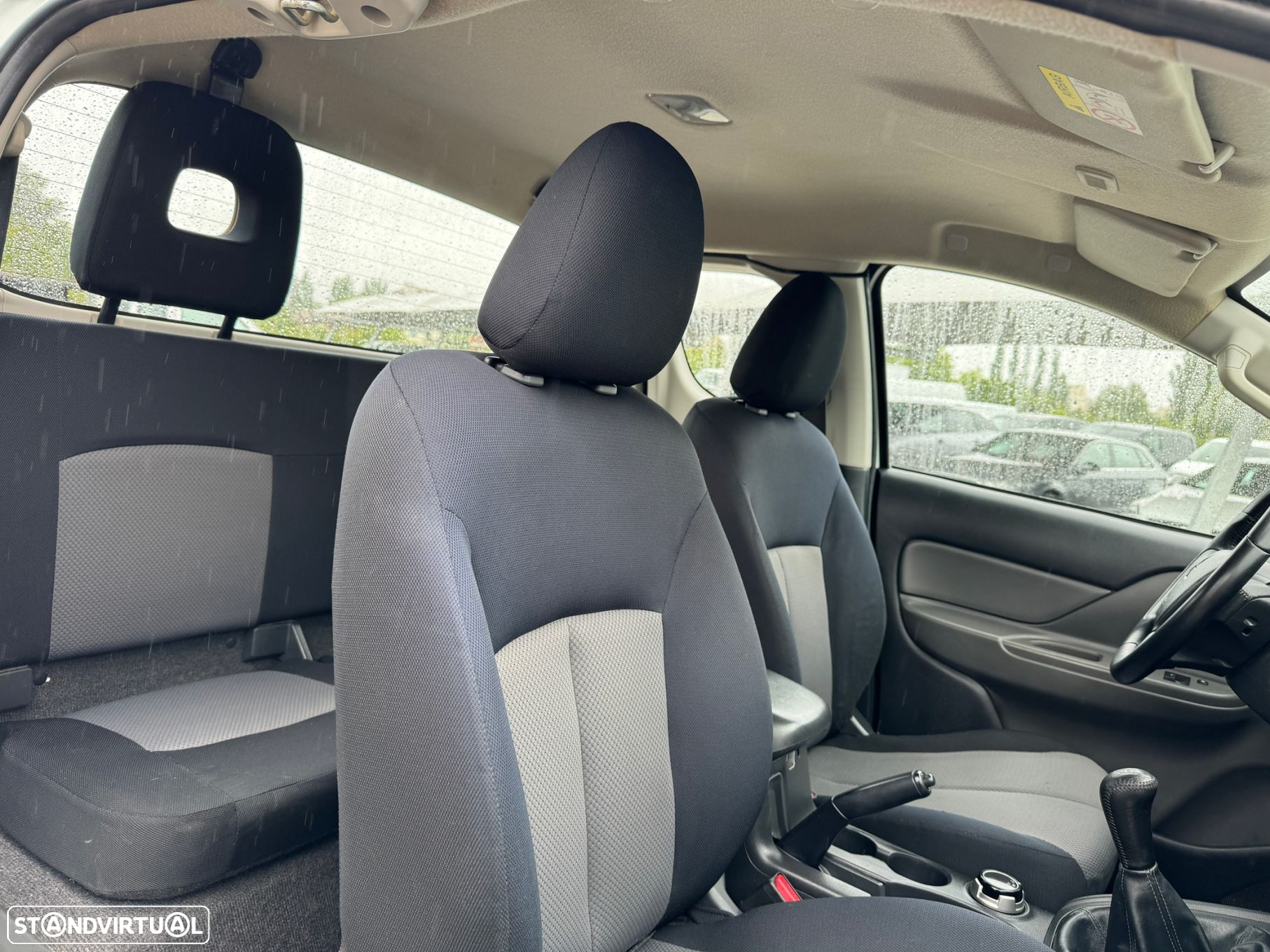 Mitsubishi L200 2.4 DI-D Club Invite 4WD - 10