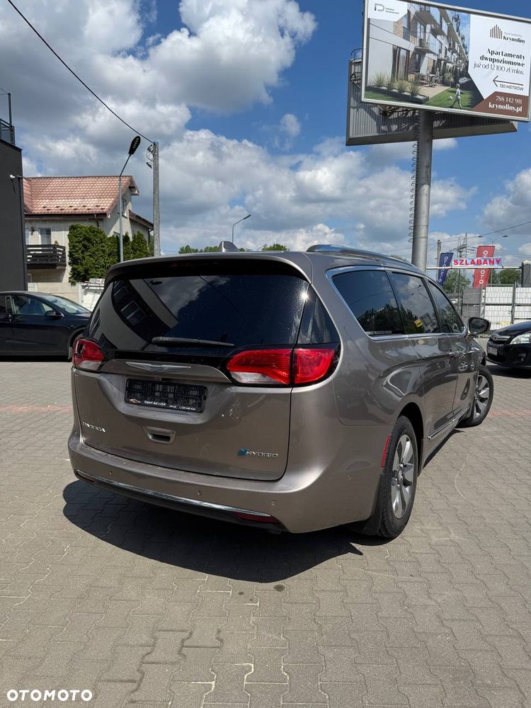Chrysler Pacifica - 6