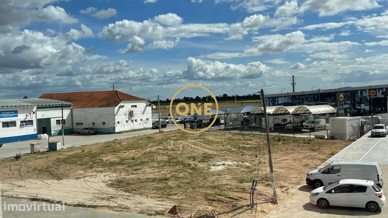 Terreno Urbano - Grande imagem: 2/3
