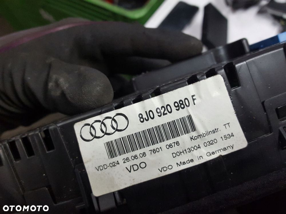AUDI TT 8J 06-14r 2.0 TFSI BWA LICZNIK ANGLIK 8J0920980F - 4