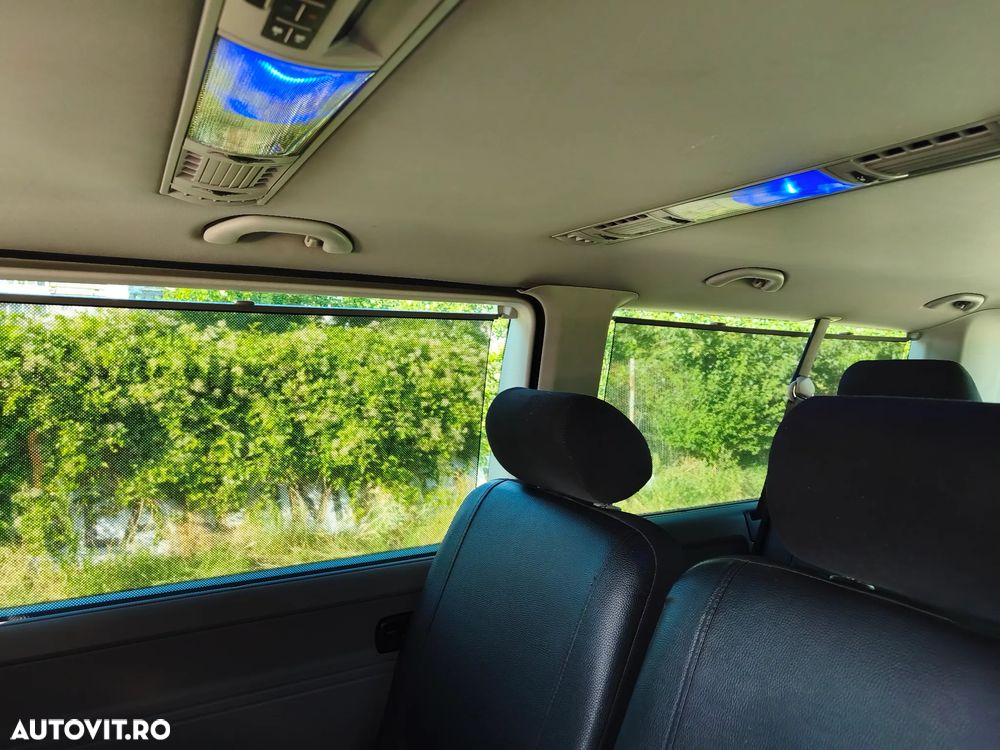 Volkswagen Caravelle - 11