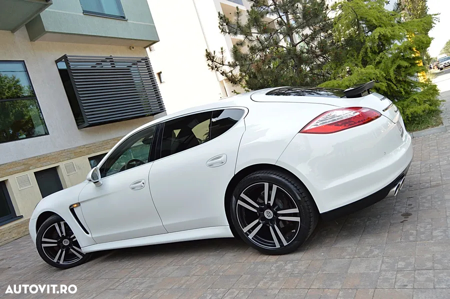 Porsche Panamera 4S PDK - 27