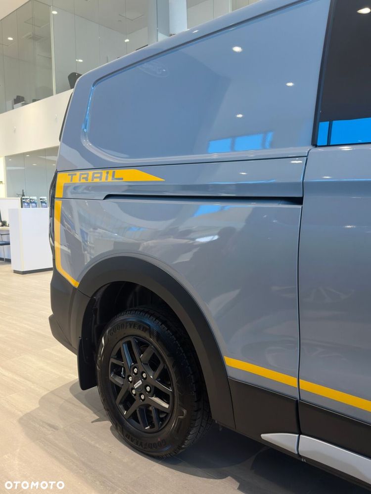 Ford transit-custom 2.0 170KM A8 AWD Trail Brygadowy 320 L2 - 17