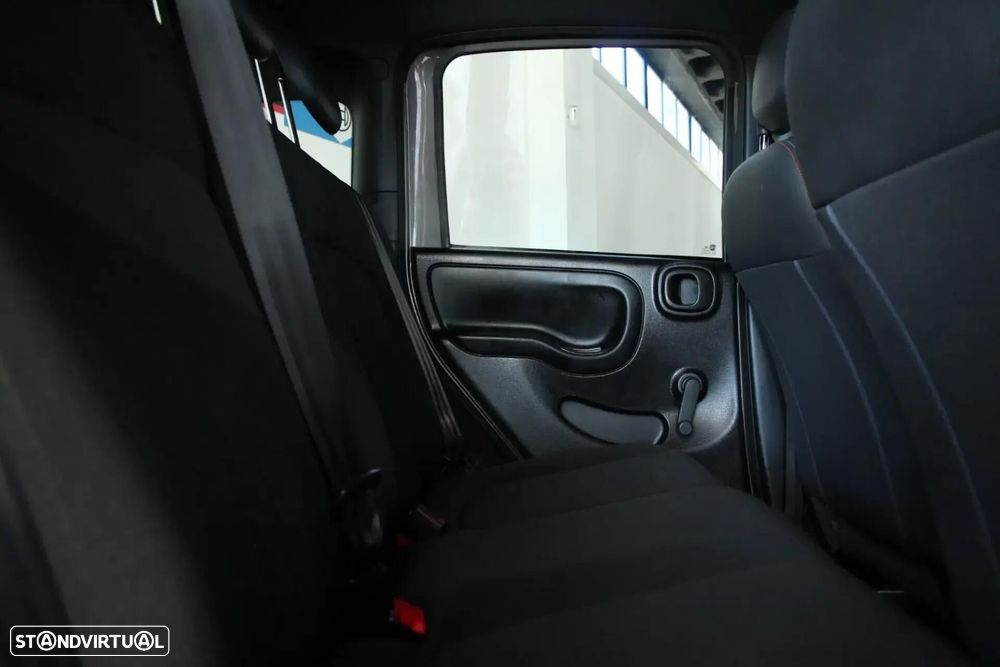 Fiat Panda 1.0 Hybrid Sport — fotografia 8