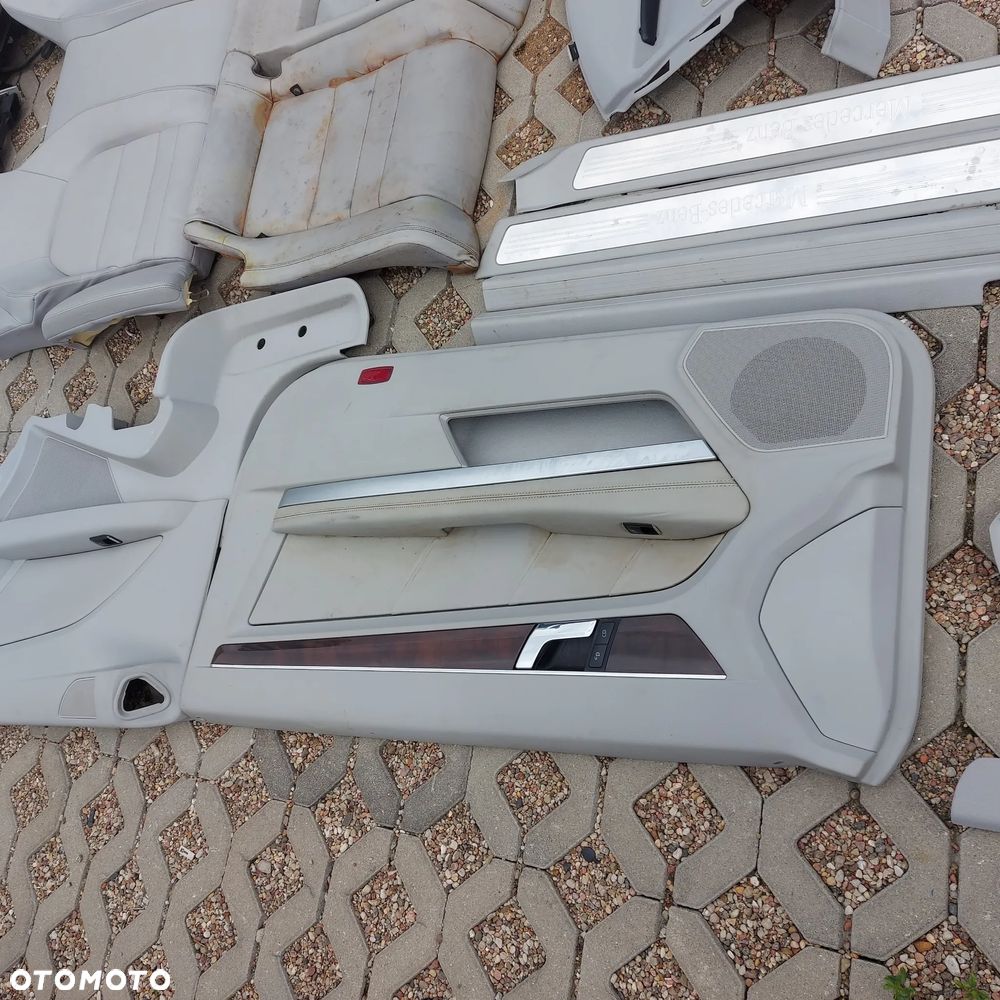 WNETRZE KOMPLETNE FOTELE KANAPA MERCEDES E W207 COUPE ORYGINAL DEMONTAZ BOCZKI DYWANY OSLONY PODLOKIETNIK - 36