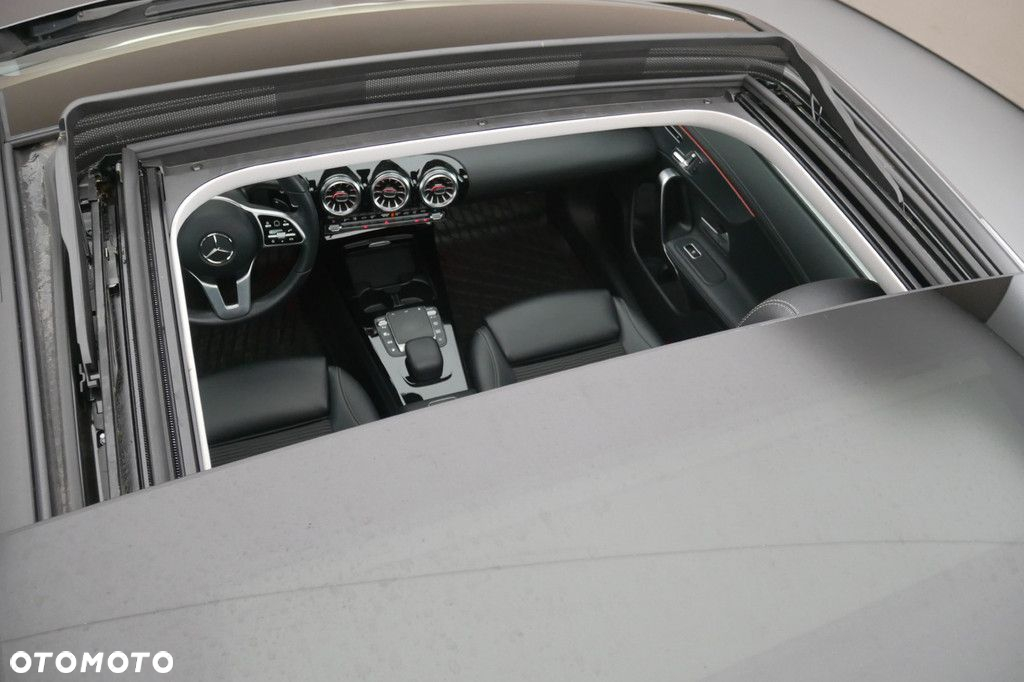 Mercedes-Benz CLA - 33