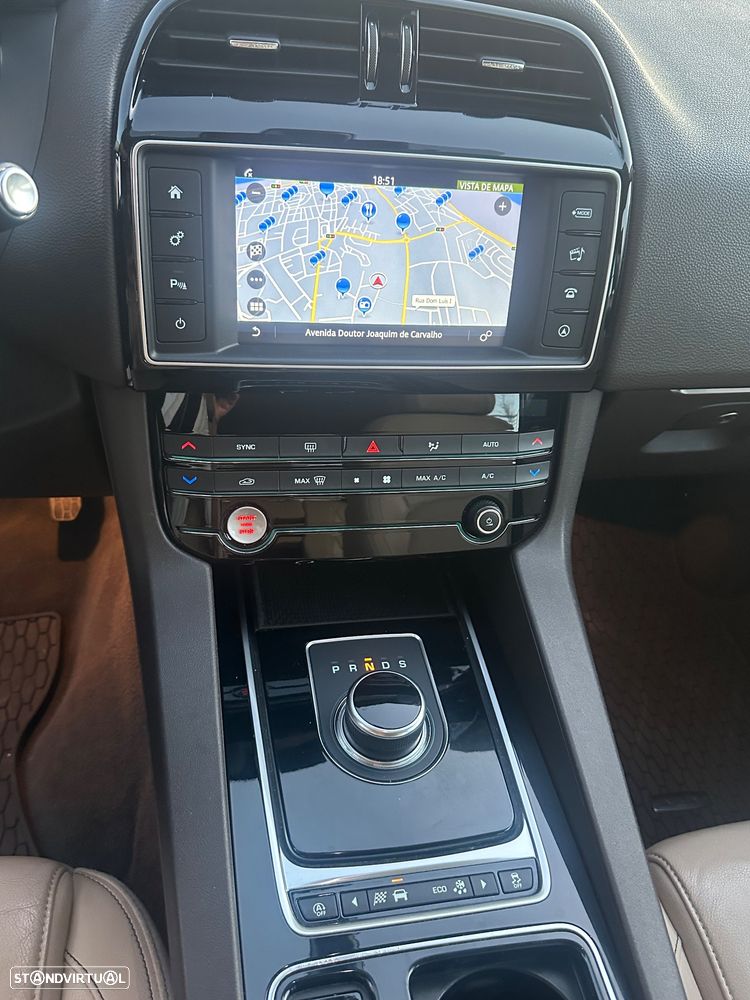 Jaguar F-Pace 2.0 i4D Pure Aut. - 13