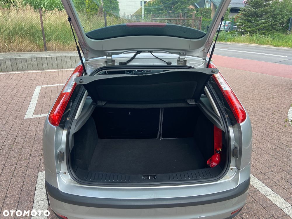 Ford Focus 1.6 Ambiente - 14