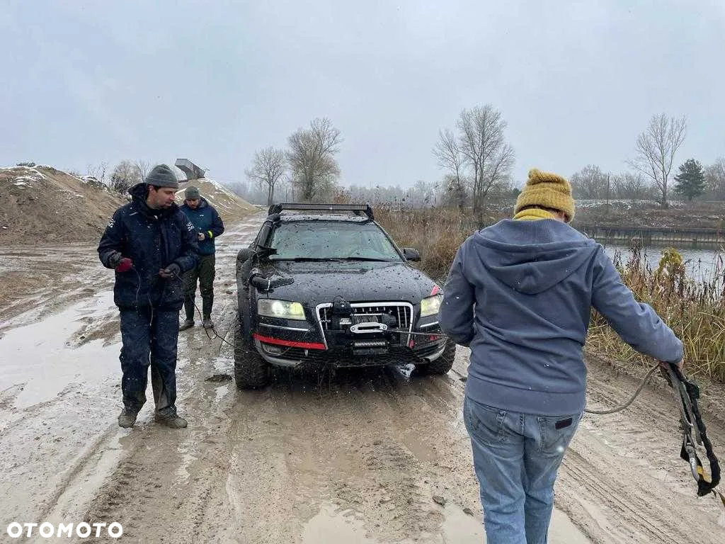 Audi A8 4.2 Quattro - 13