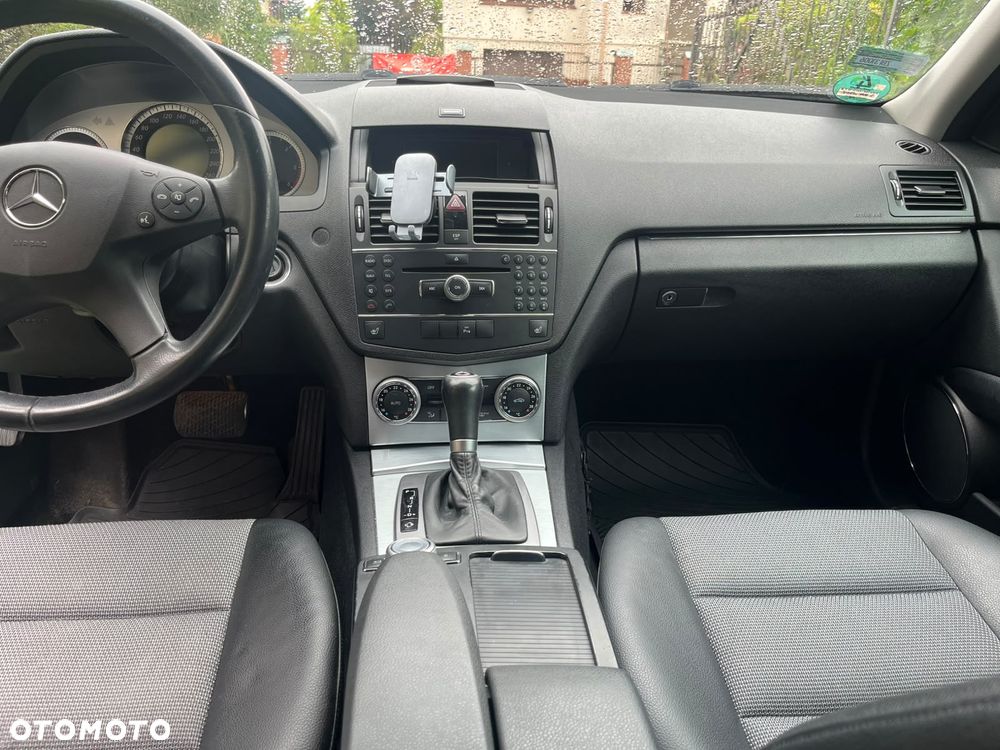Mercedes-Benz Klasa C 220 CDI DPF Automatik Avantgarde - 16
