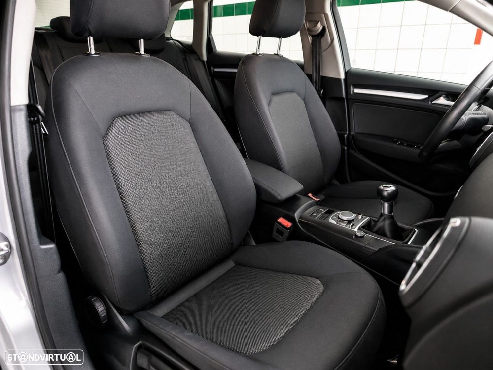 Audi A3 Sportback 1.6 TDI Design - 12