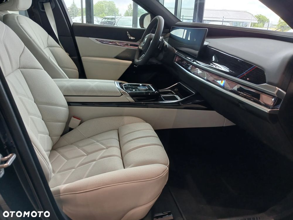 BMW Seria 7 740d xDrive mHEV sport - 22