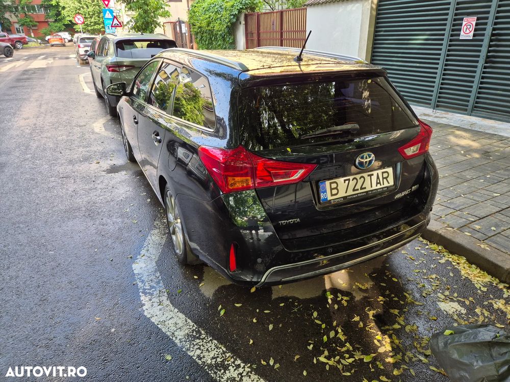 Toyota Auris 1.8 L VVT-i HSD Sol - 4