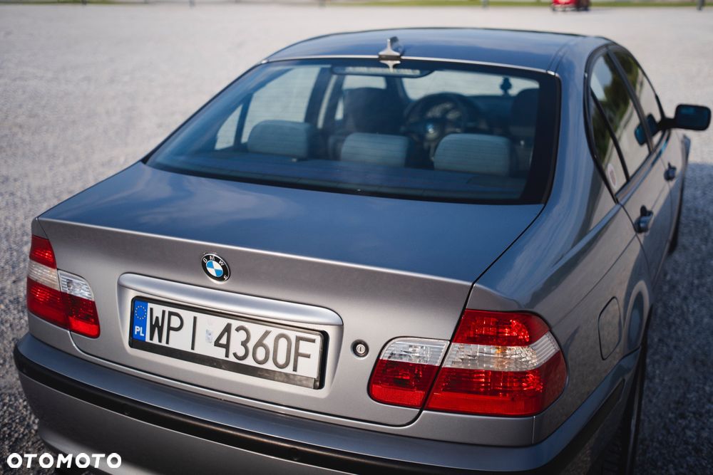 BMW Seria 3 318i - 10