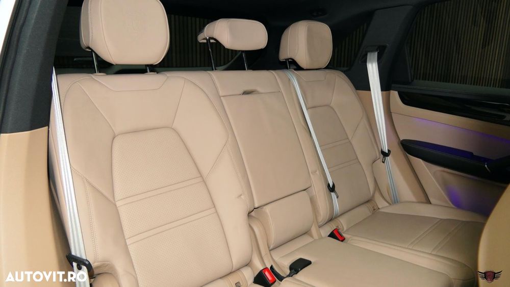 Porsche Cayenne Tiptronic S Platinum Edition - 35