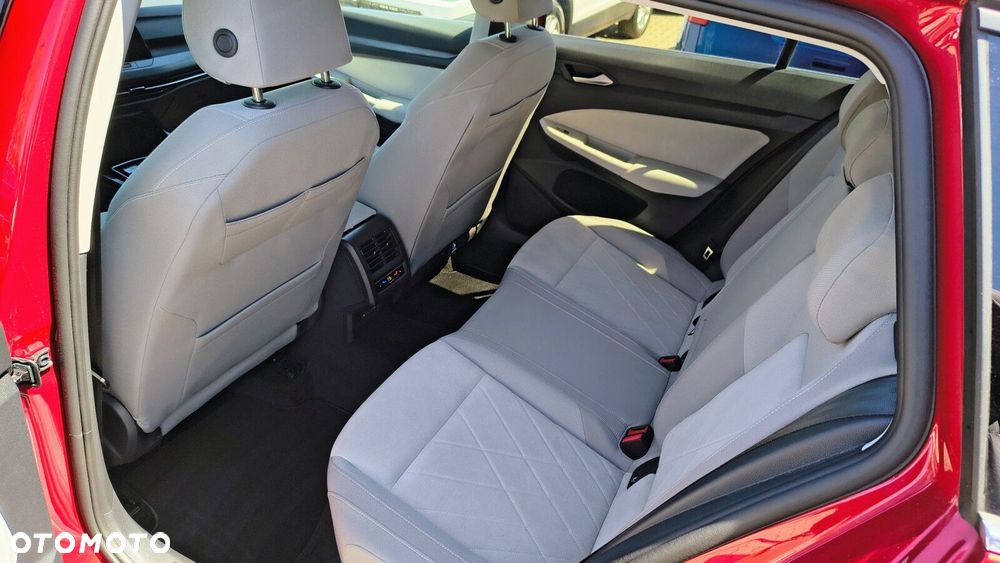 Volkswagen Golf Variant - 12