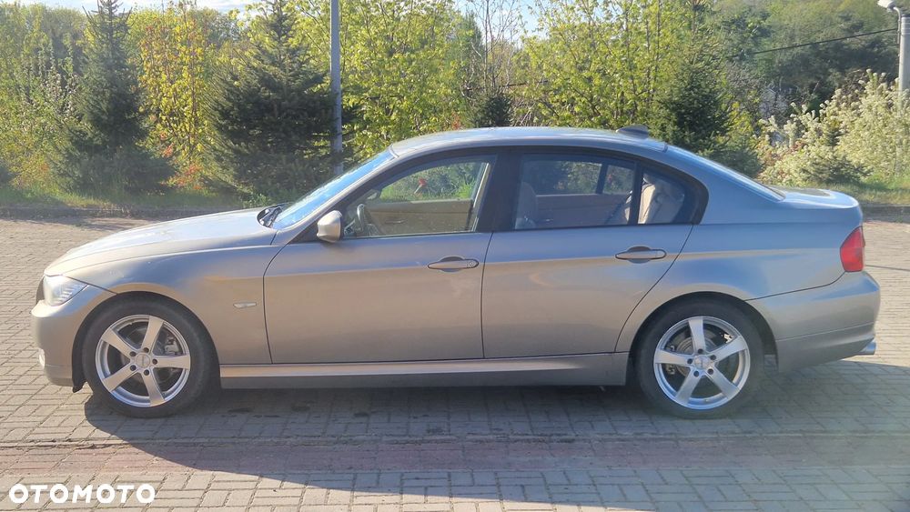 BMW Seria 3 320i - 7