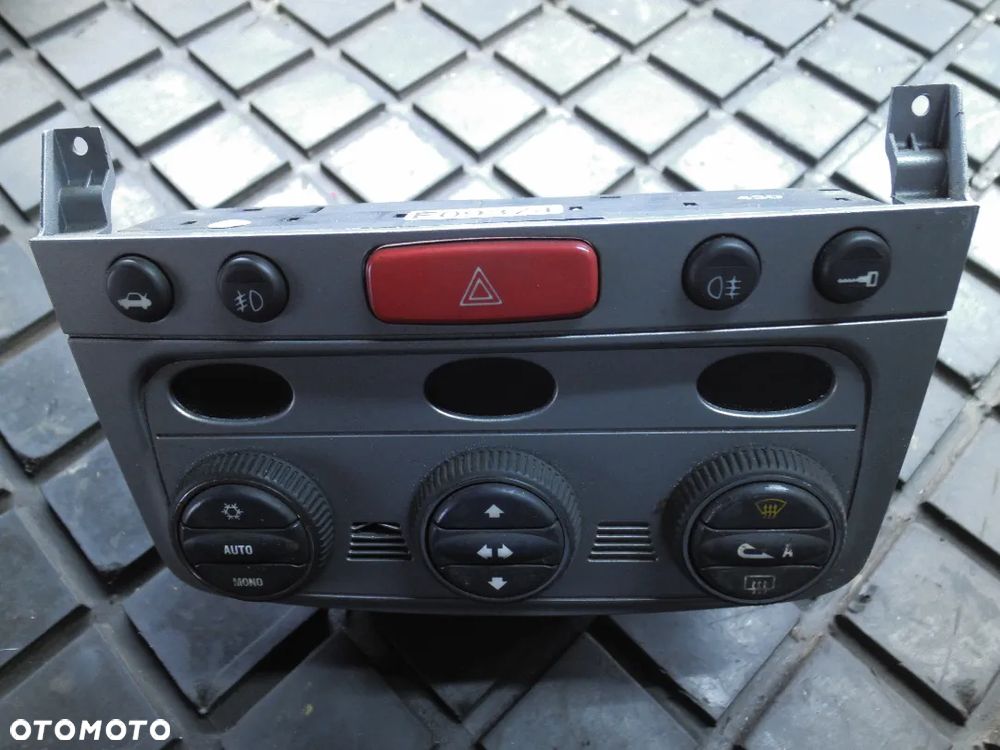 PANEL STEROWANIA NAWIEWU ALFA ROMEO 147 46799632 - 1