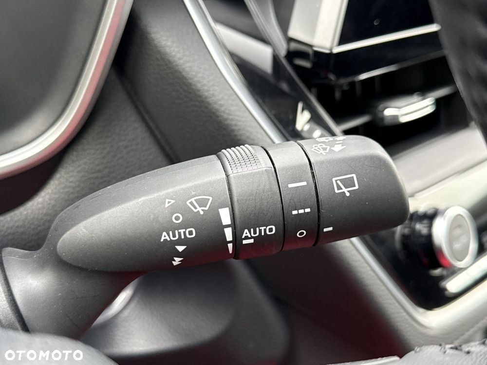 Toyota Corolla Cross 2.0 Hybrid Executive AWD - 21