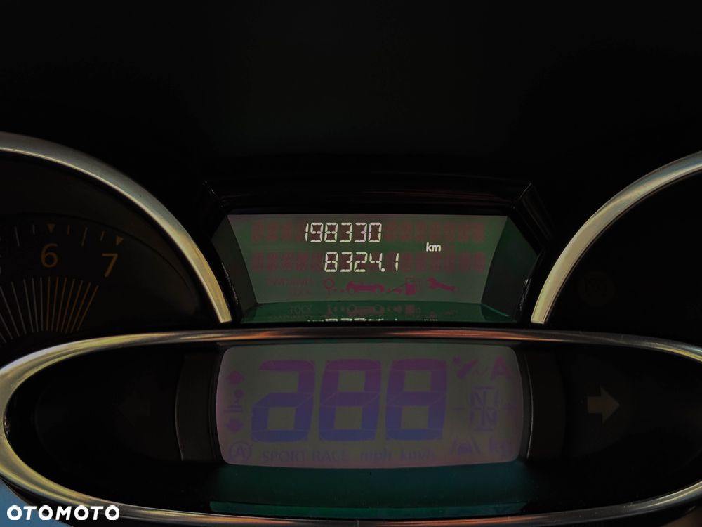 Renault Clio 1.2 16V Limited - 8