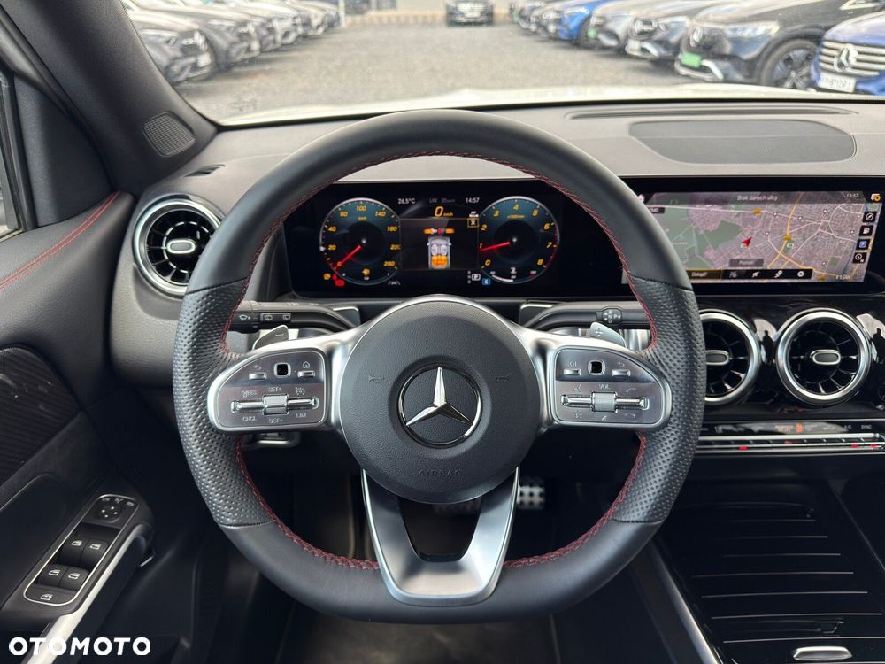 Mercedes-Benz GLB 200 AMG Line 7G-DCT - 17