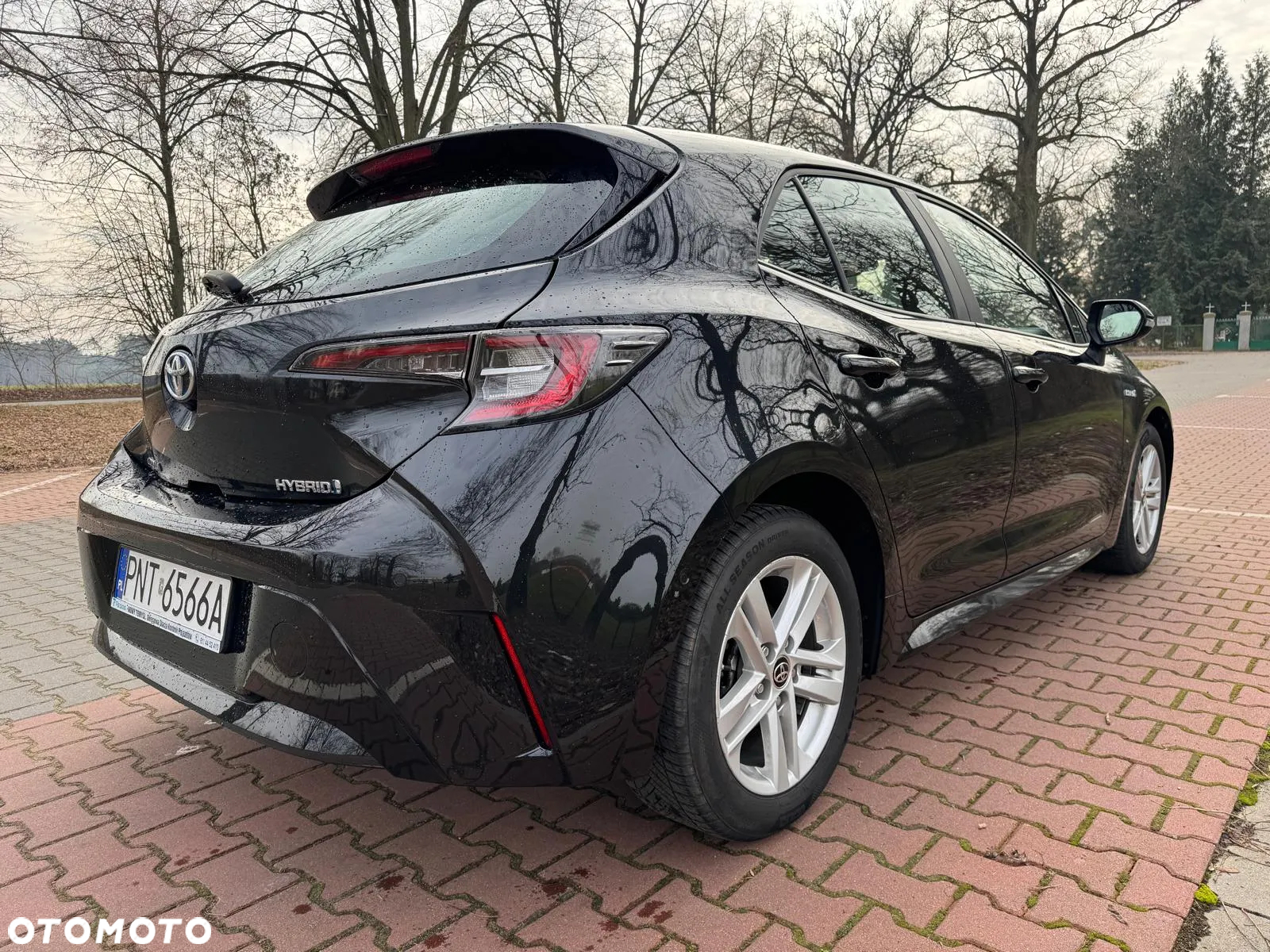 Toyota Corolla 1.8 Hybrid Business Edition - 4
