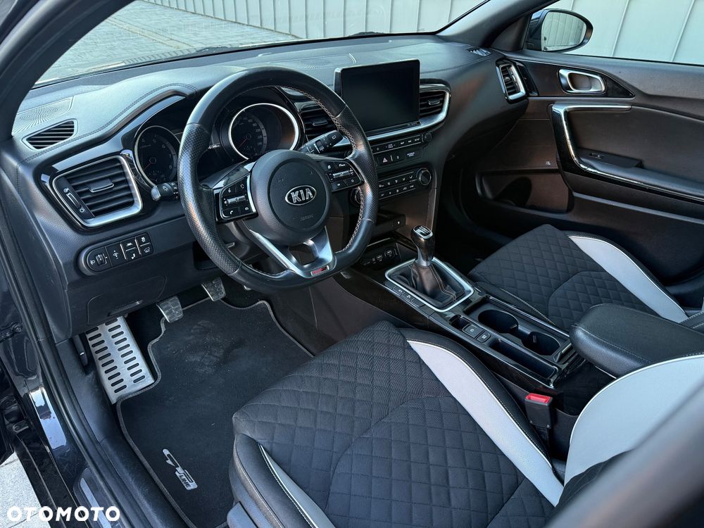 Kia ProCeed 1.4 T-GDI GT Line - 15