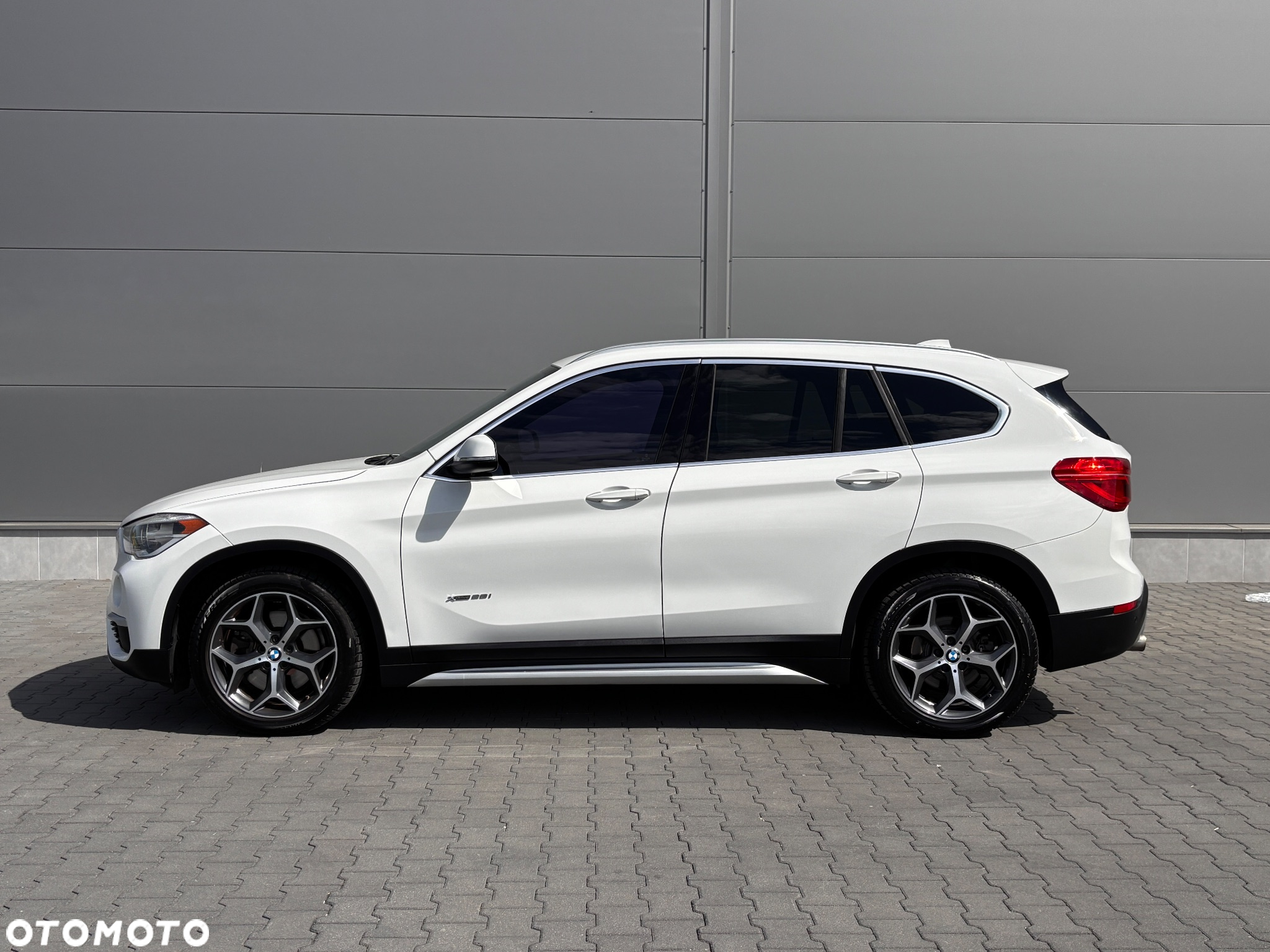 BMW X1 xDrive28i xLine - 10