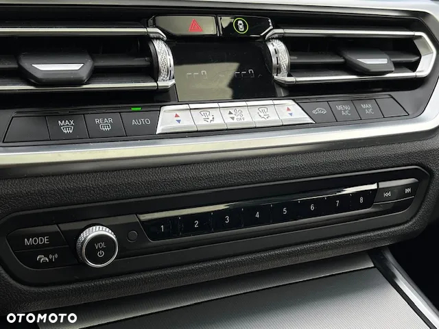 BMW Seria 3 318d Sport Line - 27
