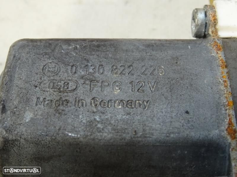 Motor Do Elevador De Vidro Frente Direito Bmw 1 (E87)  0130822227 / 69 - 6