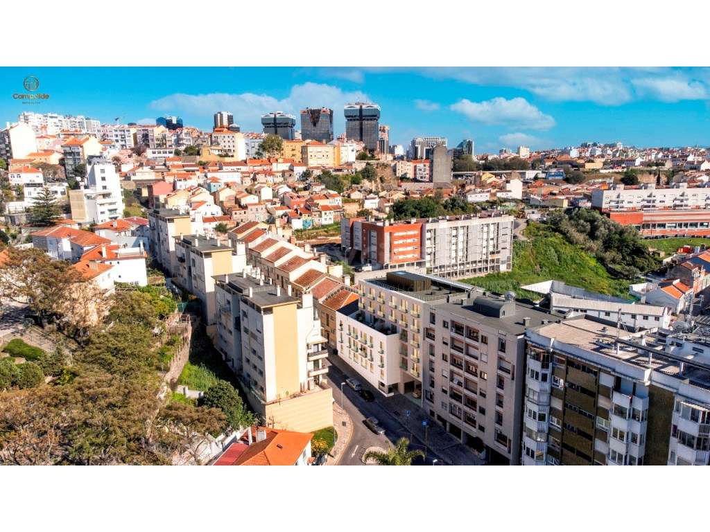 T2 Luminoso com 2 suítes em Campolide - Grande imagem: 3/10