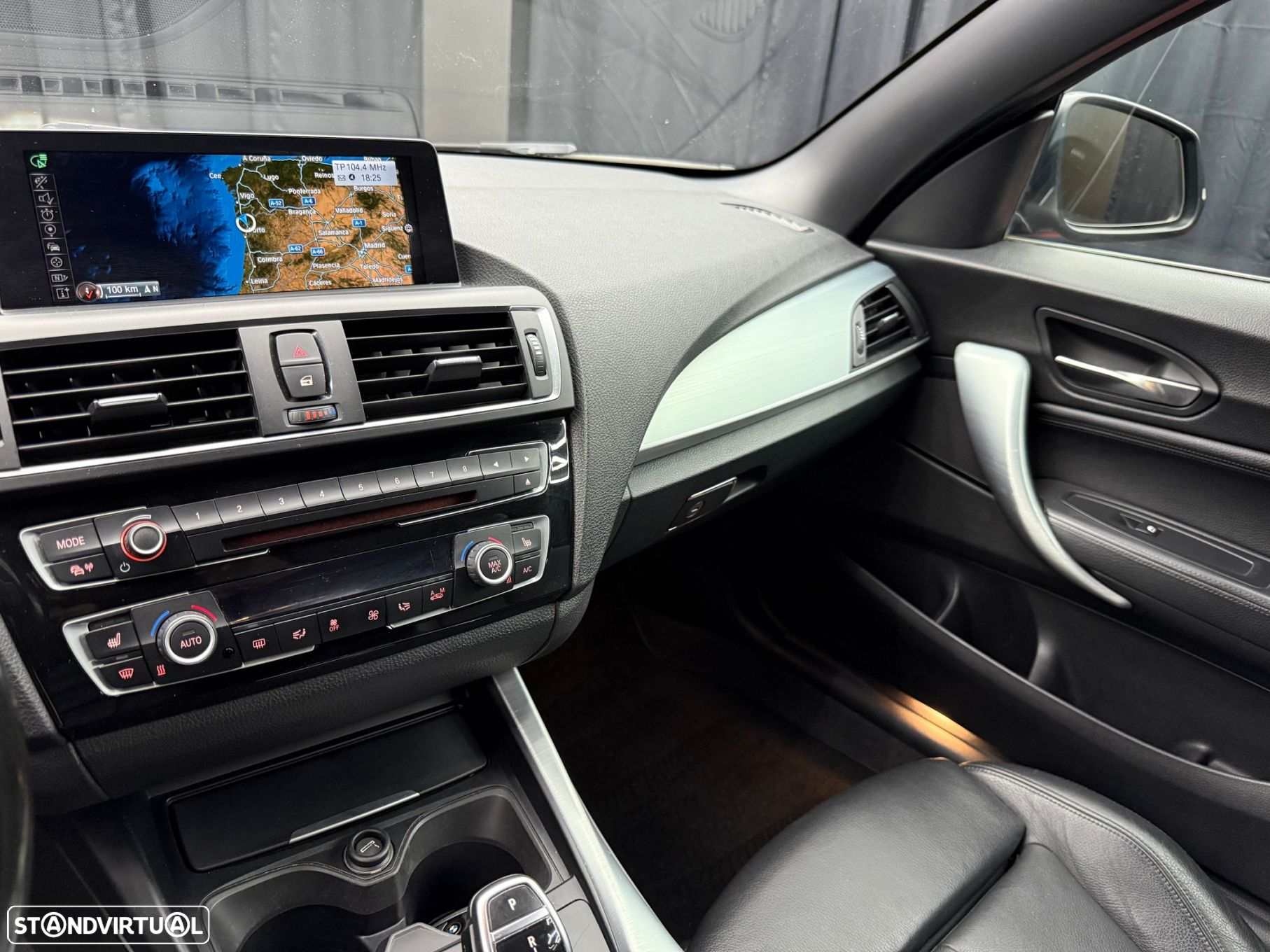 BMW 220 d Cabrio Pack M Auto - 31